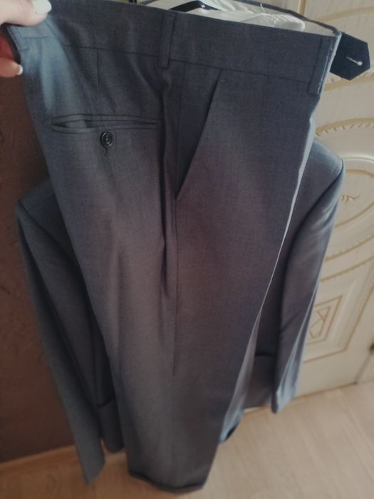 Продам классический костюм