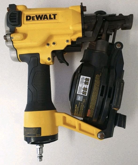 DeWalt пистолет такер монтаж на пирони покриви шиндли битумни керемиди