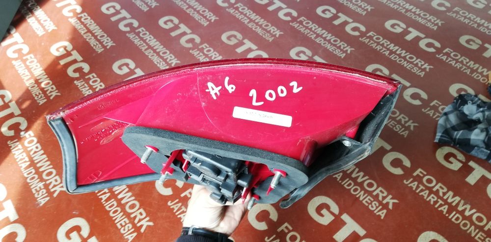 Ляв и десен стоп Audi A6 C5 (1997-2004)