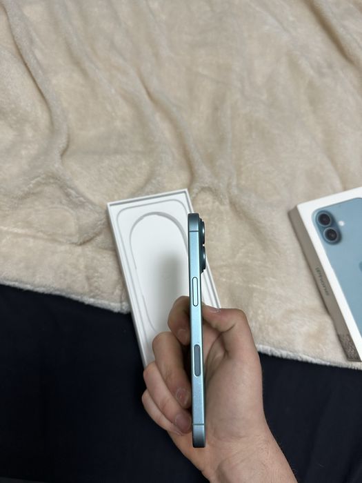 продам айфон 16.