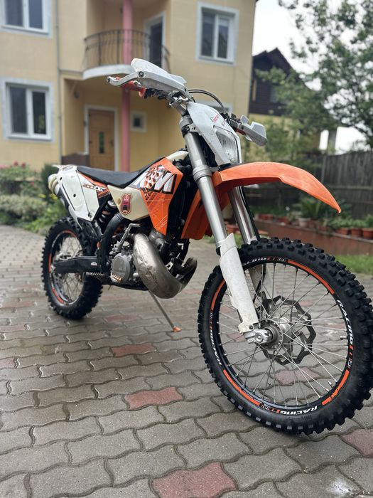 Ktm exc 200.