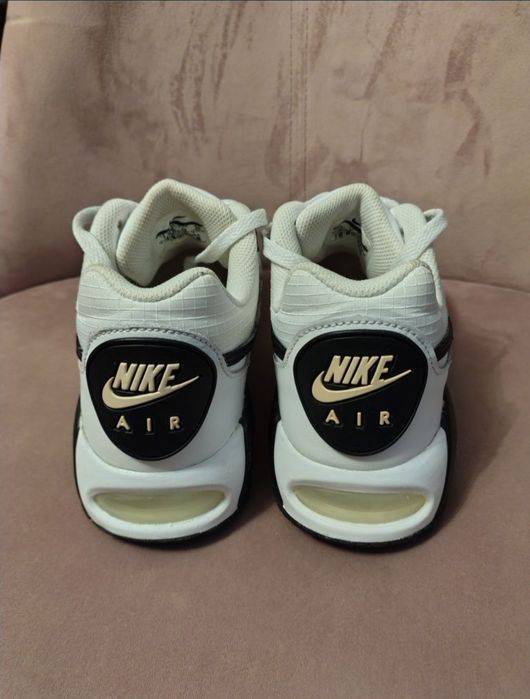Оригинален Nike AIR, 40 номер, като нови, цена 35 евро