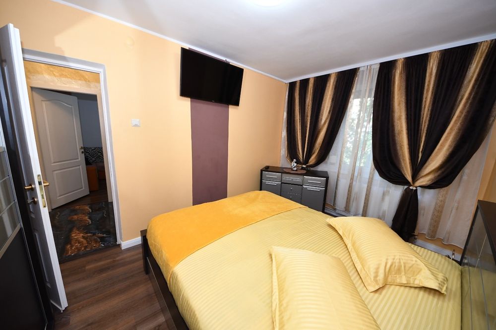 Regim hotelier Lux Neacsu