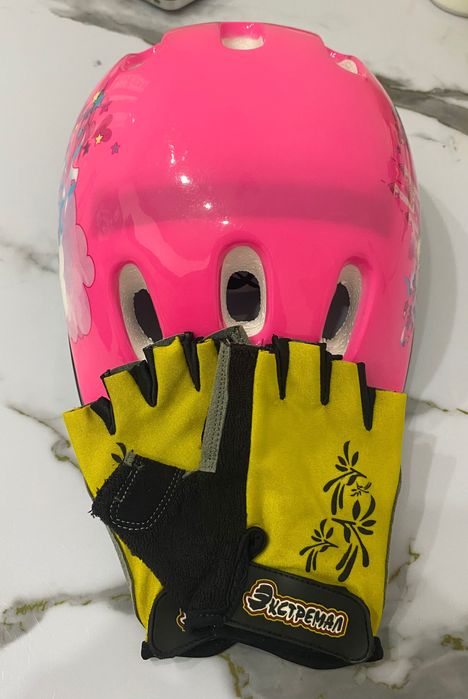 Продам велосипедный шлем и перчатки