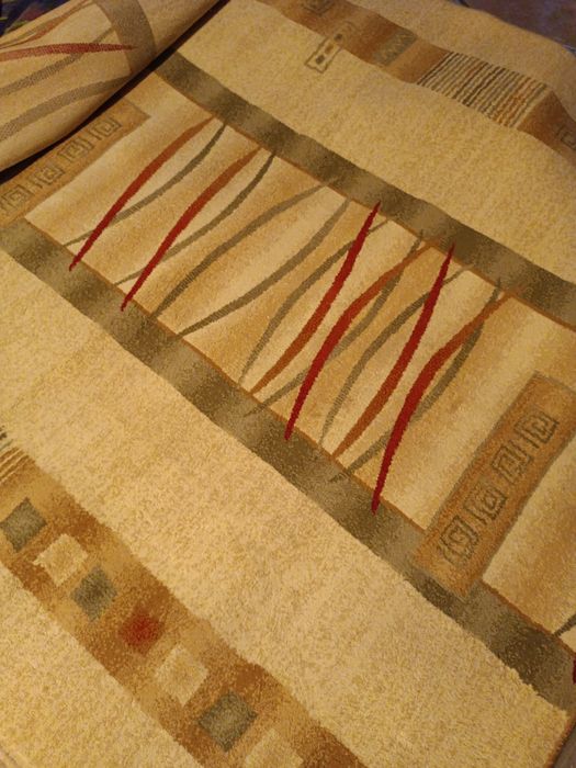 Продам ковёр 2 ,3на 2,5