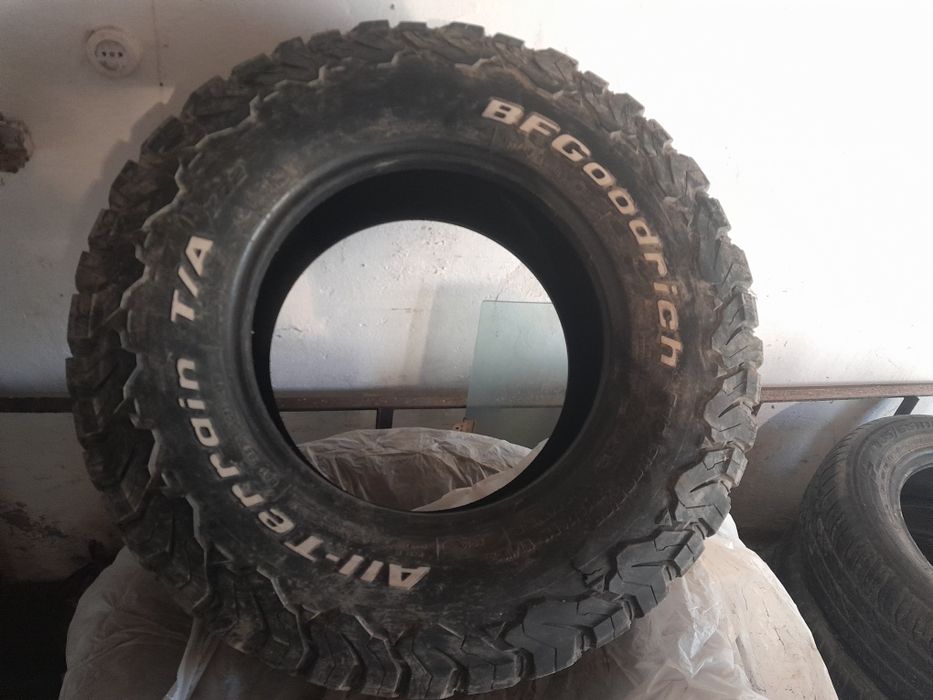 Продам комплект шин