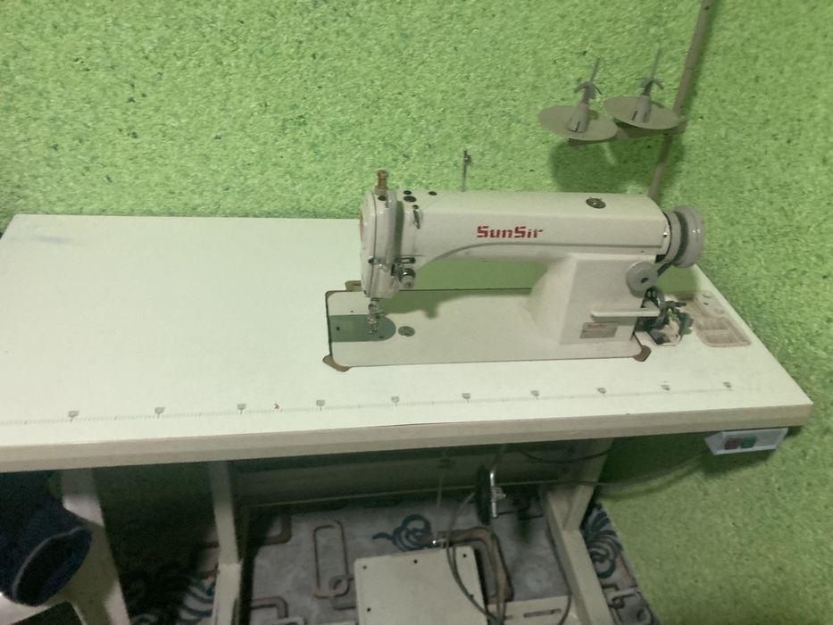 Продам электрический швенная машинка от sunsir отличный состаяние