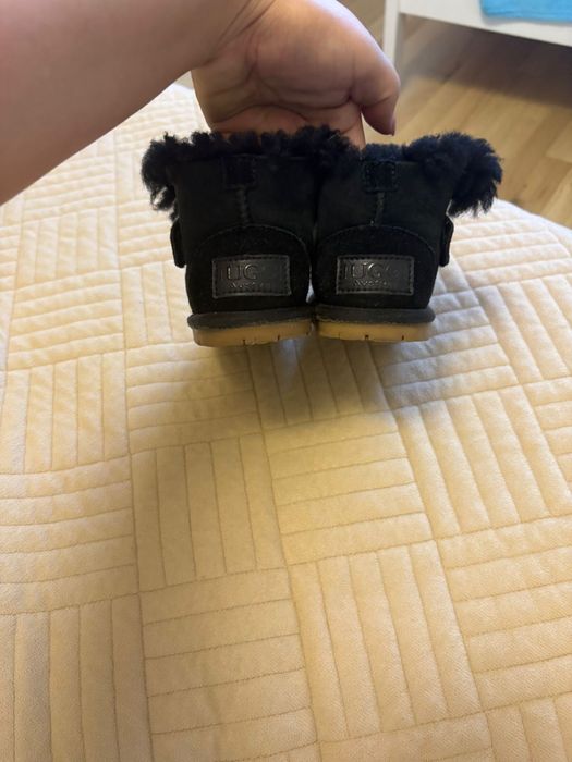 Продам детскую обувь