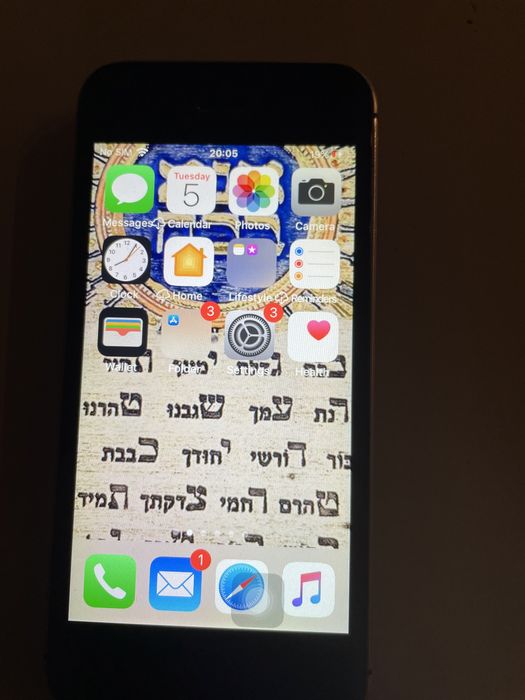 IPHONE SE 16 GB сребрист