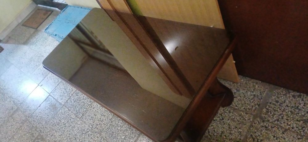 Маса за хол от дърво