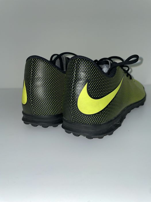 Кроссовки для футбола