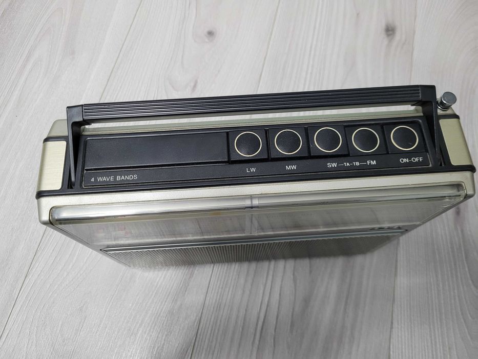 radio ITT Golf pe baterii sau AC