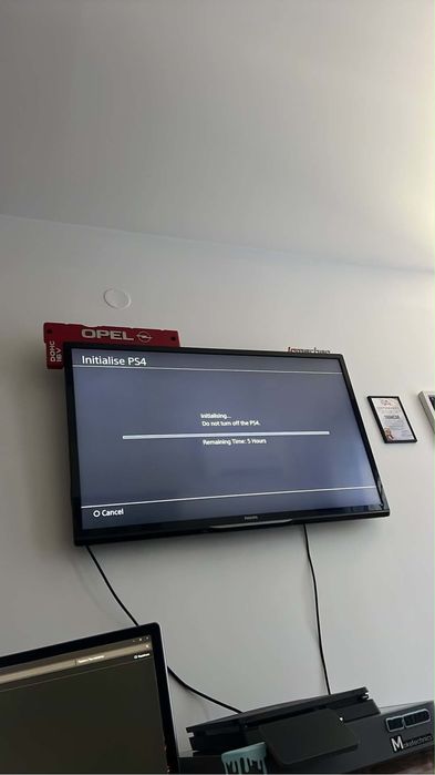 Sony PS4 Slim 1TB - refurbished