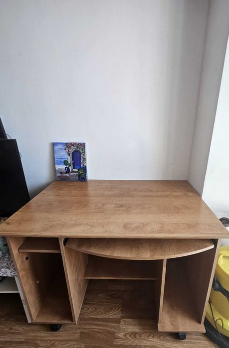 Vand birou PAL, culoarea lemnului, cu suport tastatura extensibila
