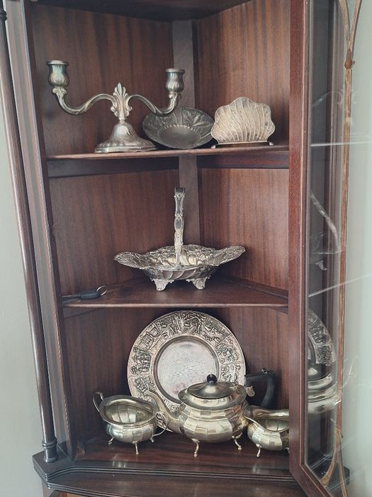 Дълбоко посребрени прибори свещния фруктиера