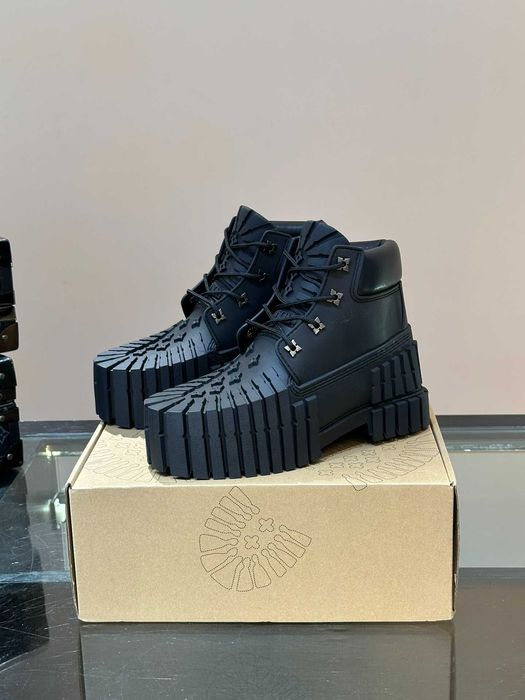 Ghete MSCHF Premium