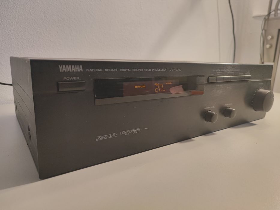Amplificator Yamaha DSP E390 statie natural sound processor