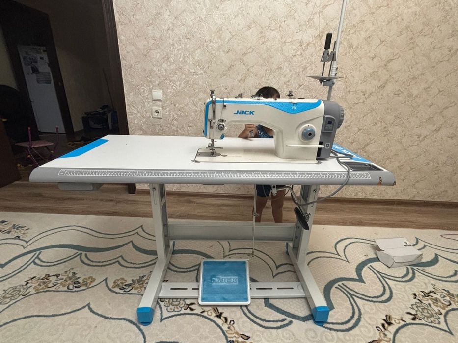 Продам производственную машинку джак