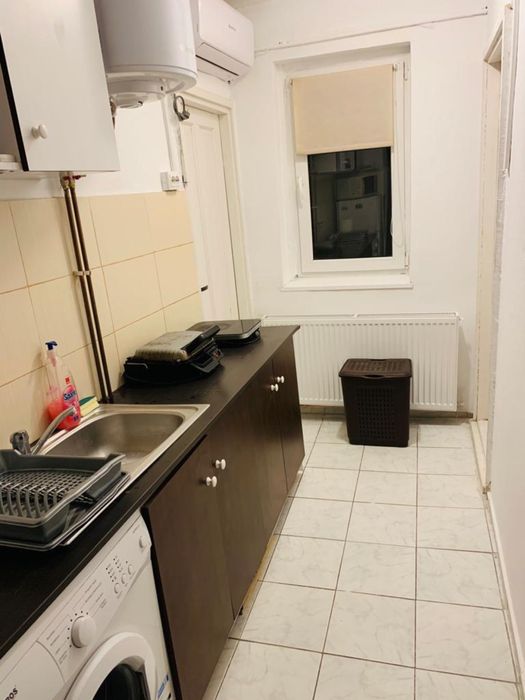 Proprietar inchiriez 2 garsoniere in complex