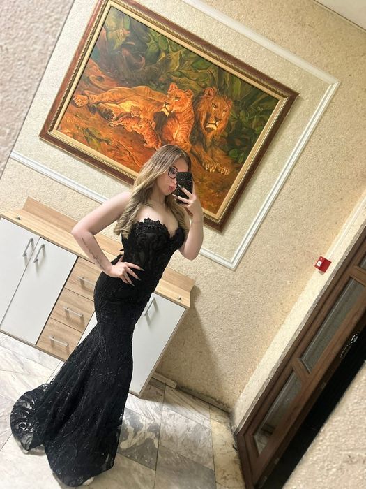 Абитуриентска рокля