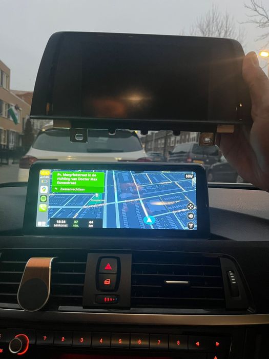 Navigatie android BMW F20 seria 1 Carplay Waze YouTube GPS
