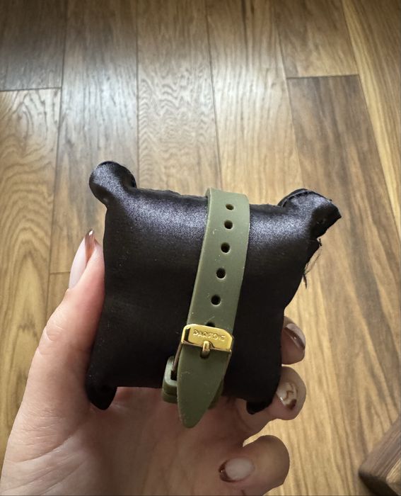 Нов часовник Parfois