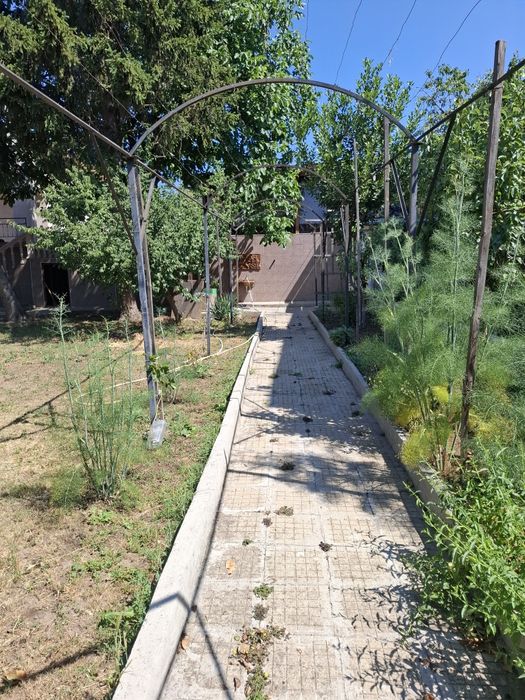 Продава се Къща в Казанлък - 300 кв.м за 850 €/кв.м - Снимка #1