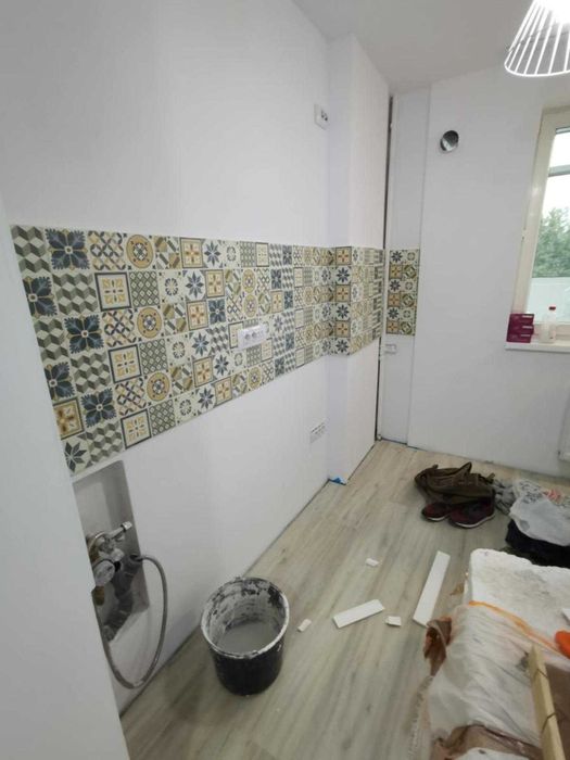 Echipa de meseriasi constructori