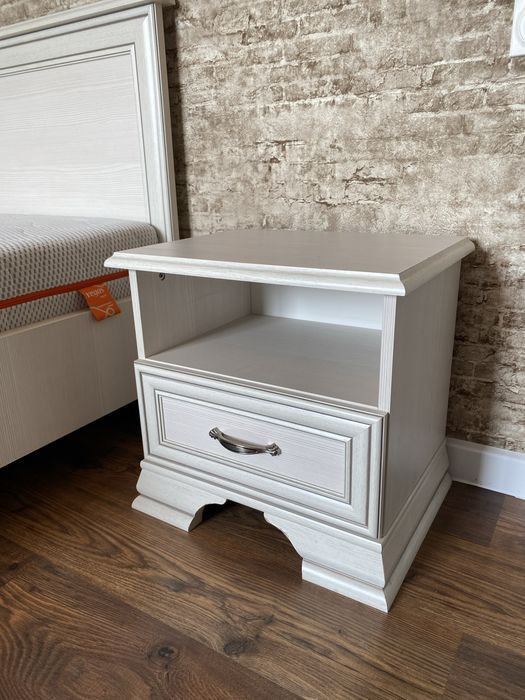 Срочно продаю Спальный гарнитур.