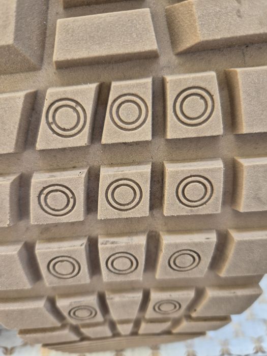 Tergan дамски сникърси с модерна визия в бежов цвят и златен блясък 38