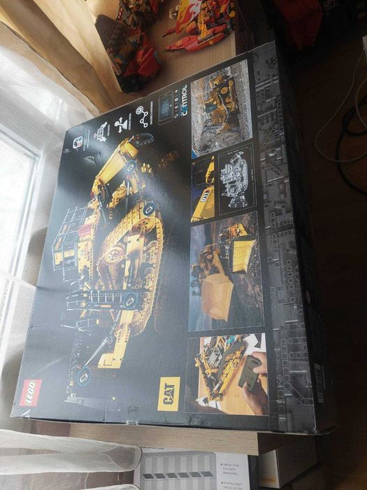 LEGO 42131 Cat D11 Bulldozer