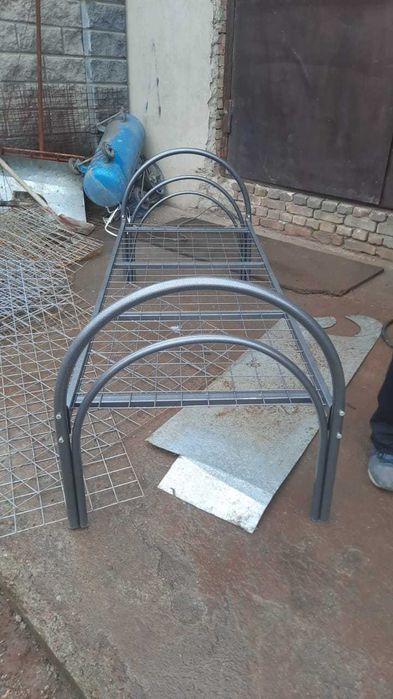 металлические кровать двухярусный