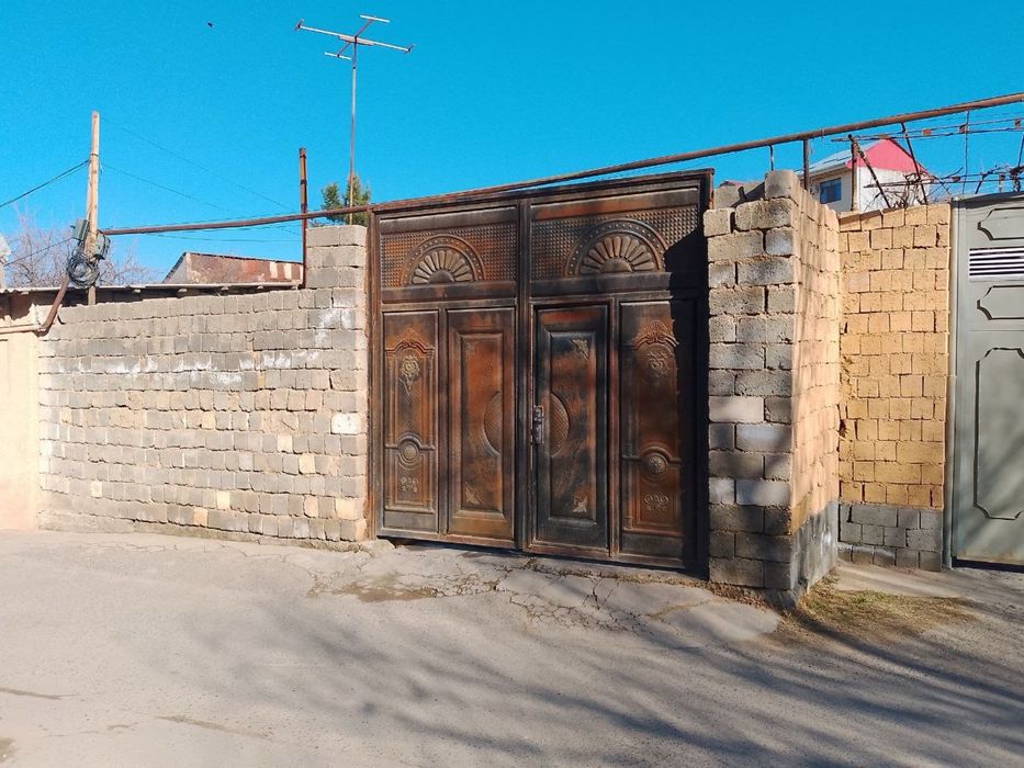 Продаётся дом в центре - Кирпичка, 7 соток