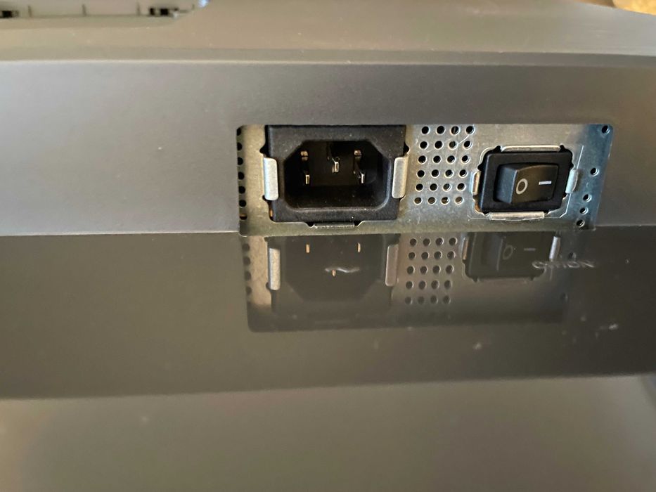 32" BENQ PD3200U-T LCD монитори професионални 4 броя налични