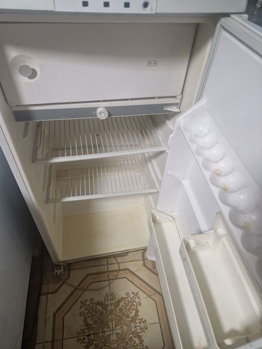 Продаеться холодильник