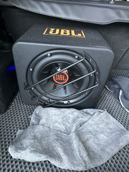 Продам Активный Сабвуфер JBL.