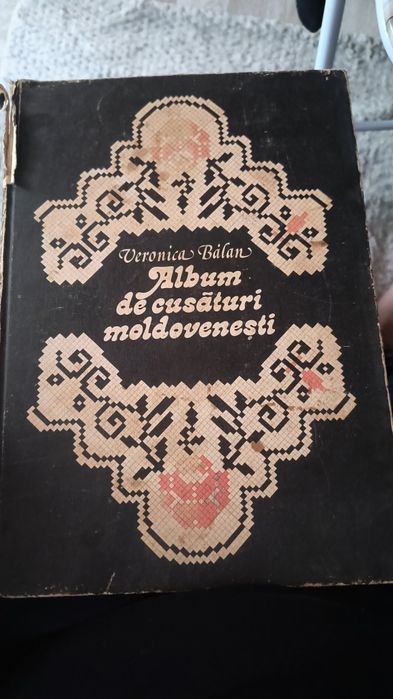 Album cusături moldovenești