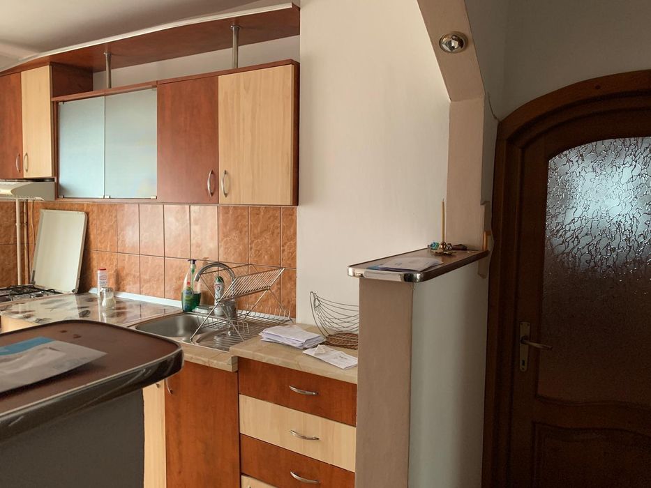 Vând apartament mobilat