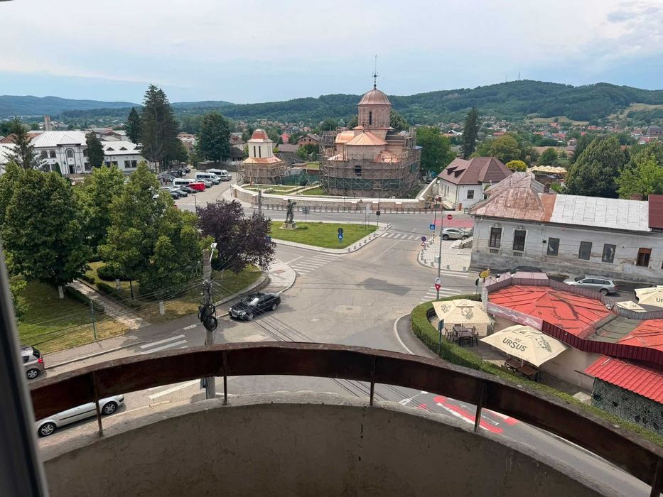 De vânzare Apartament cu 3 camere in zona 0 Curtea de Argeș