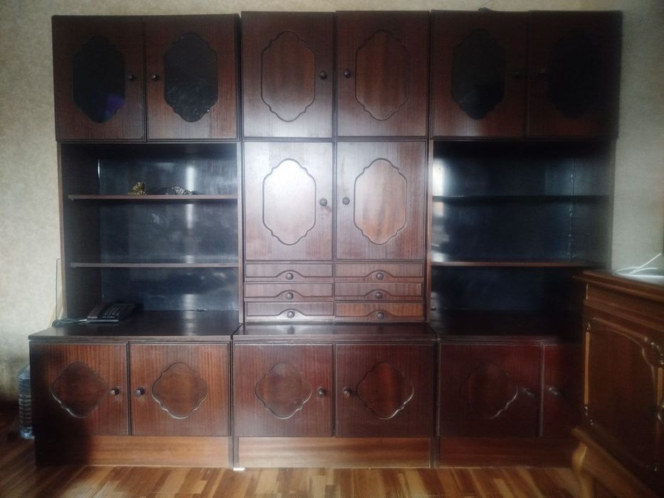 Продам стенки в количестве 2-х штук. Югославия.