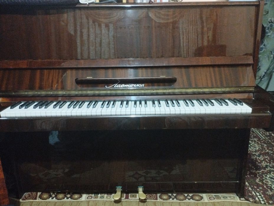 Пианино " Ласточка"