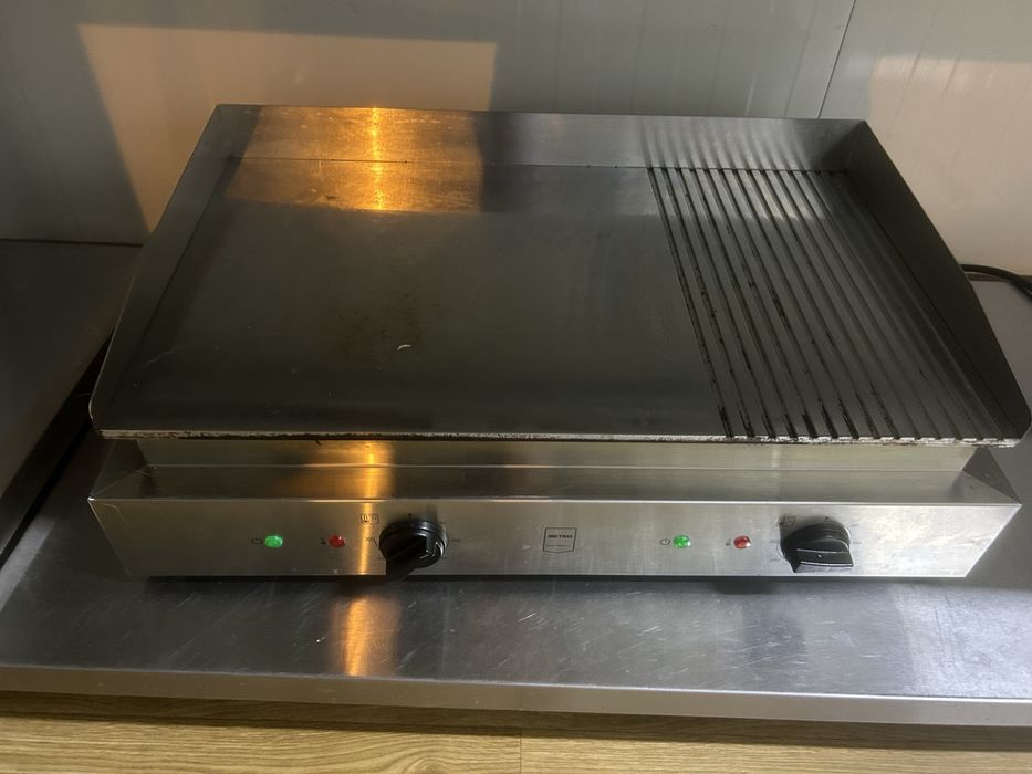DE VÂNZARE – Container Fast-Food complet echipat, la cheie