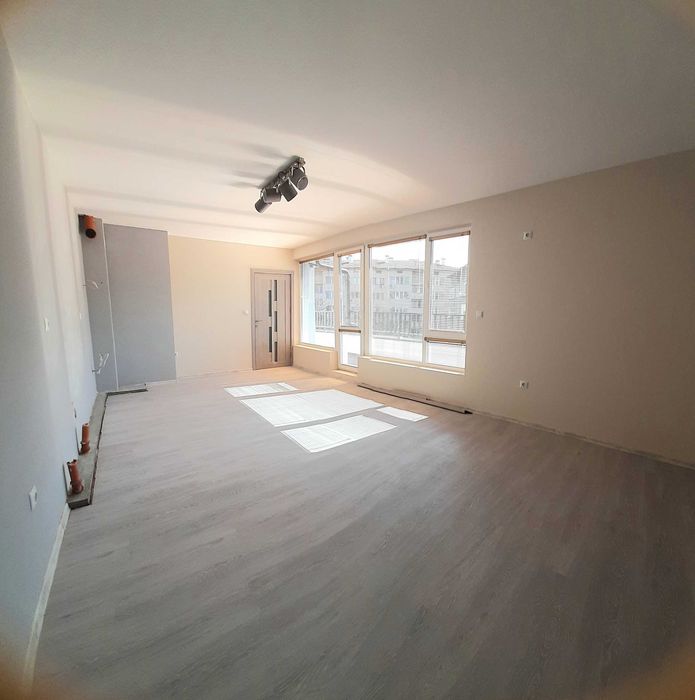 Продава се Двустаен апартамент в Търговище, Център - 81 кв.м за 1008 €/кв.м - Снимка #3