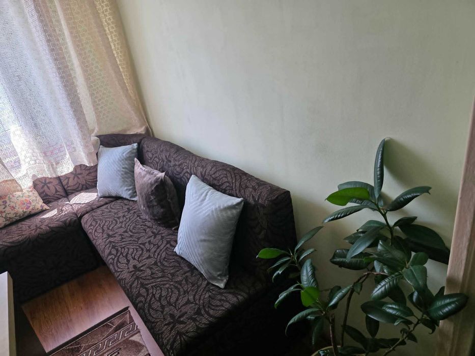 Продава 2-стаен апартамент, кв.Изток, гр.Перник-преустроен в 3-стаен