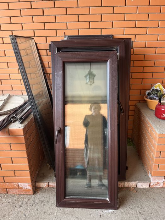 Пластиковые окна и дверь б/у