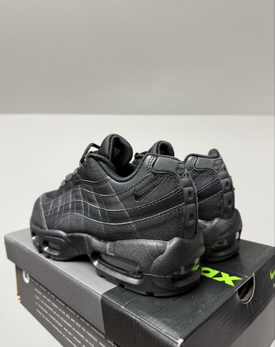 Nike Air Max 95 Triple Black