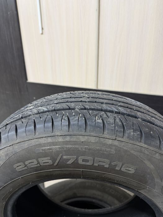 Продам комплект летних шин