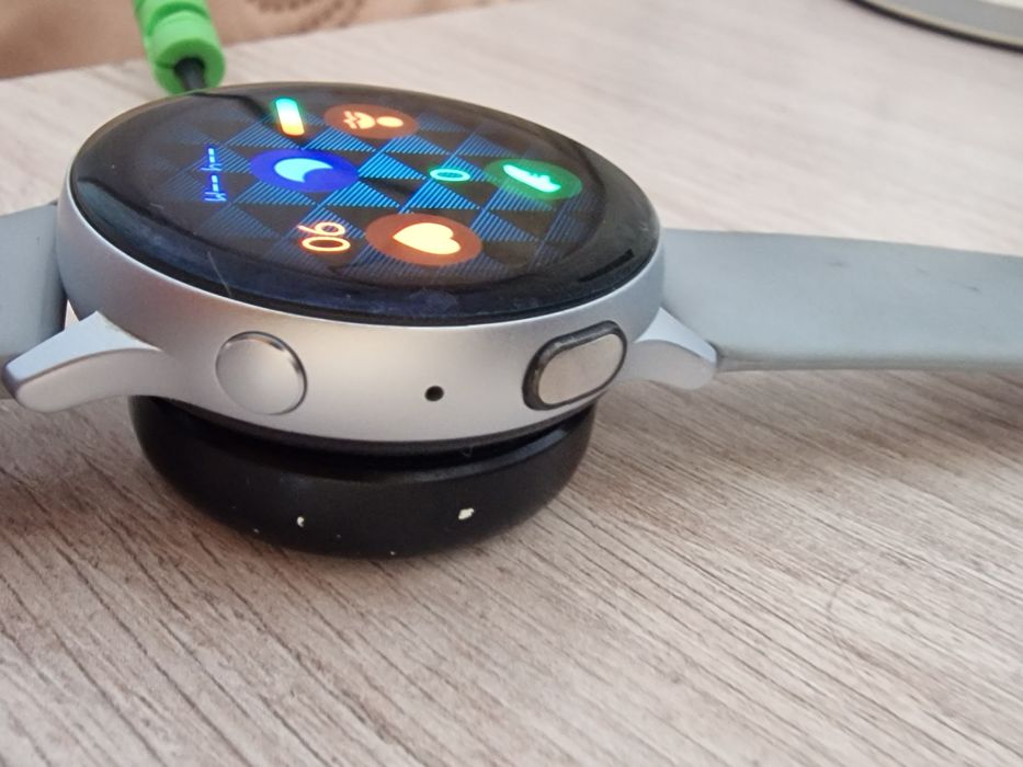 Продам часы  Galaxy watch ACTIVE 2