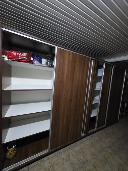 Dulap pentru dressing cu uși pe șine