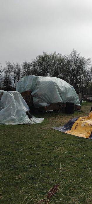 Clăi și baloți de fân